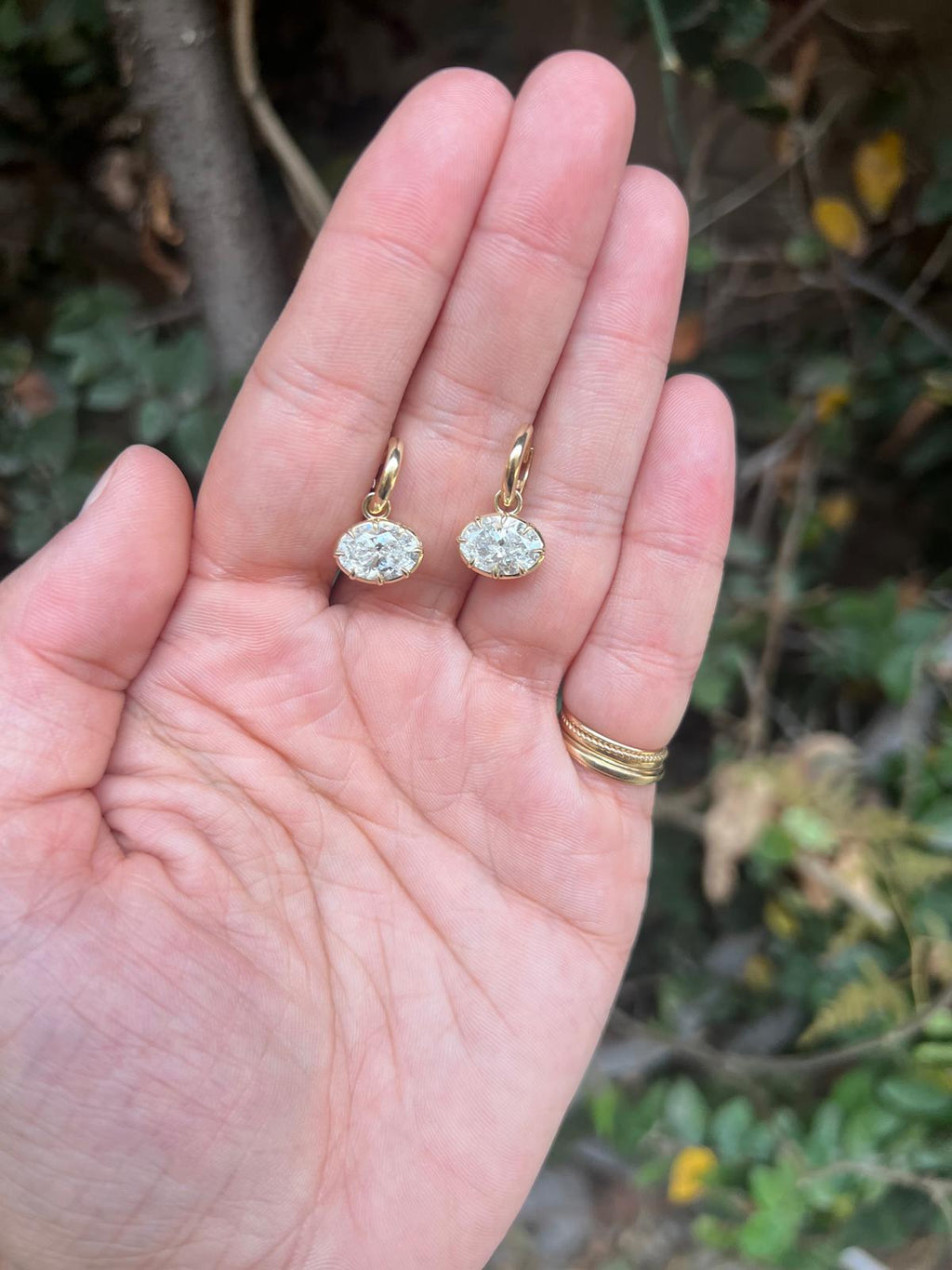 14k YG East West Oval Diamond Earrings, 4.10 cttw